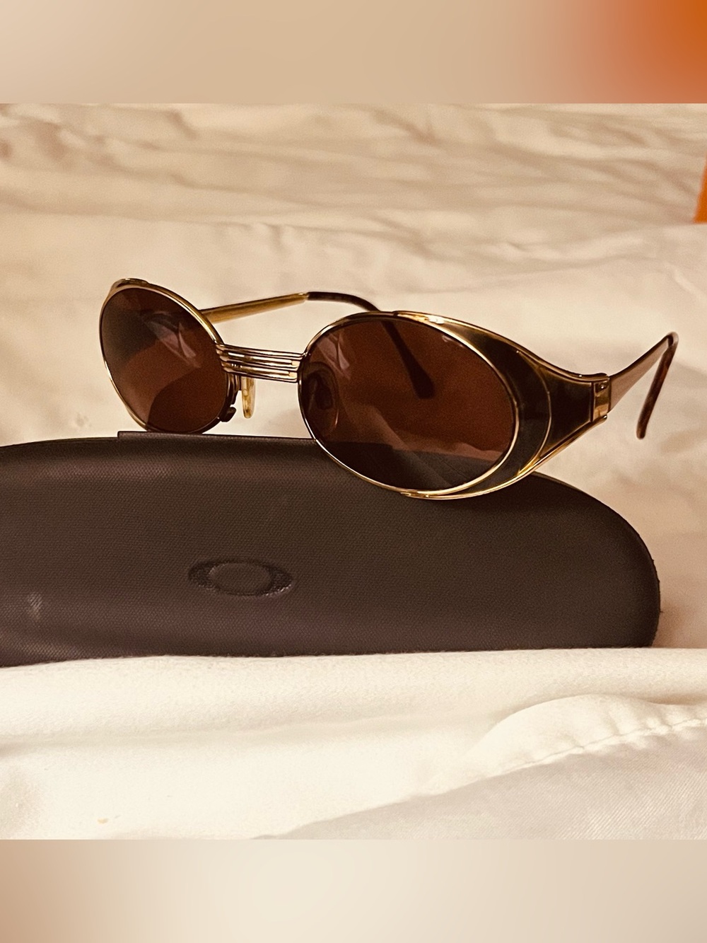Gold Oval metal designer Sunglasses Brown Lens adjustable nose pads Tura vintage